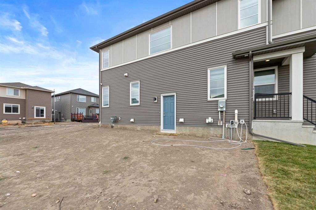 7 Corner Glen Common Ne, Calgary, AB - Outdoor With Exterior