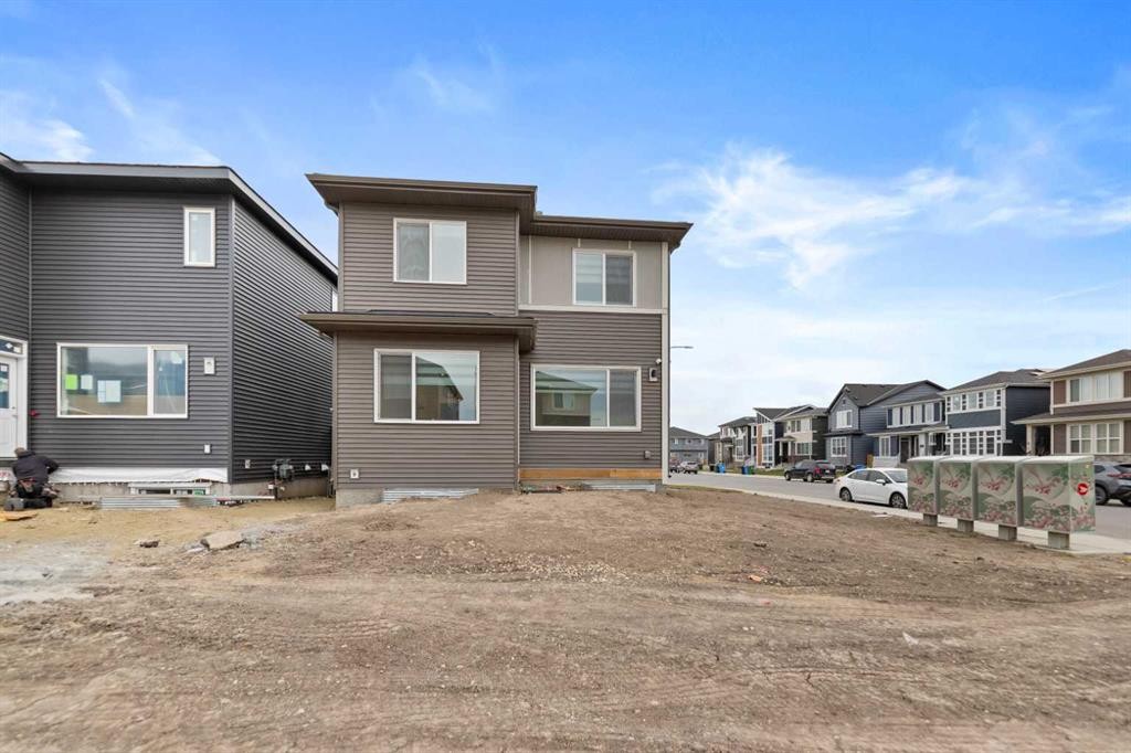 7 Corner Glen Common Ne, Calgary, AB - Outdoor