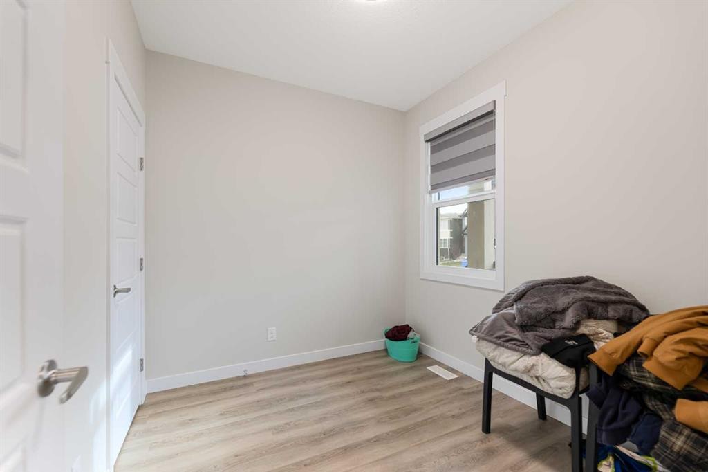 7 Corner Glen Common Ne, Calgary, AB - Indoor