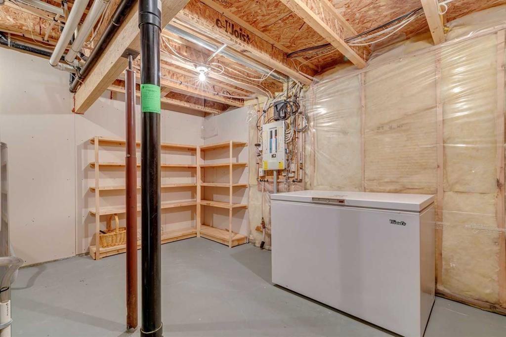 19 Wentworth Gardens Sw, Calgary, AB - Indoor