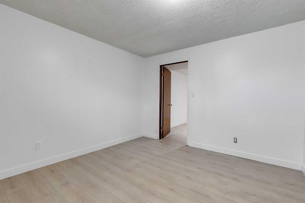 41 Alpine Crescent Se, Airdrie, AB - Indoor Photo Showing Other Room