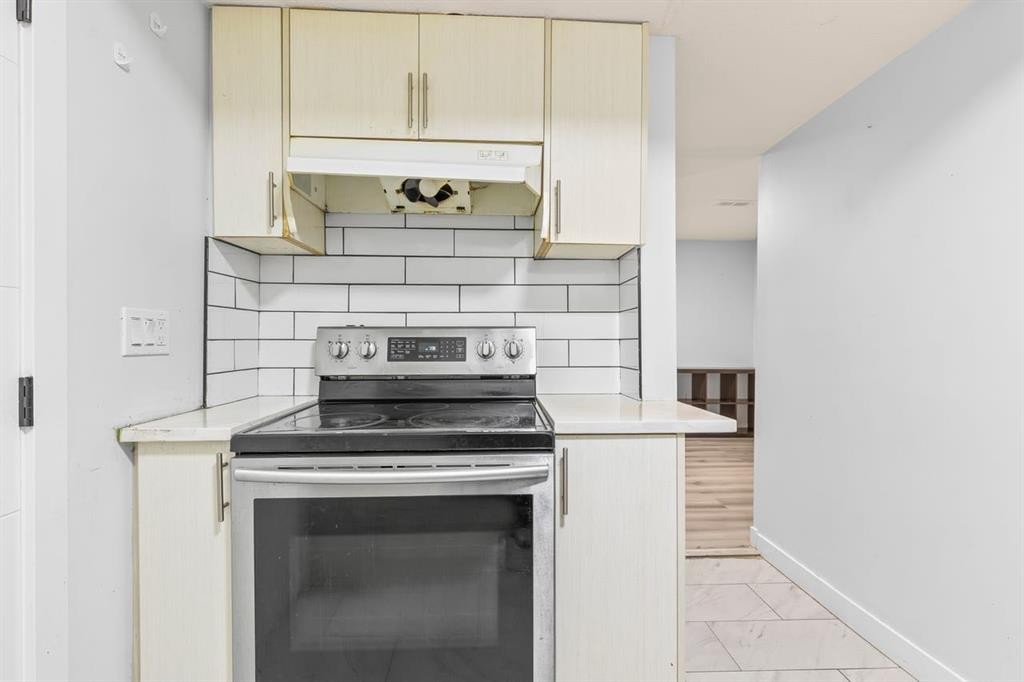 13 Martindale Boulevard Ne, Calgary, AB - Indoor Photo Showing Kitchen