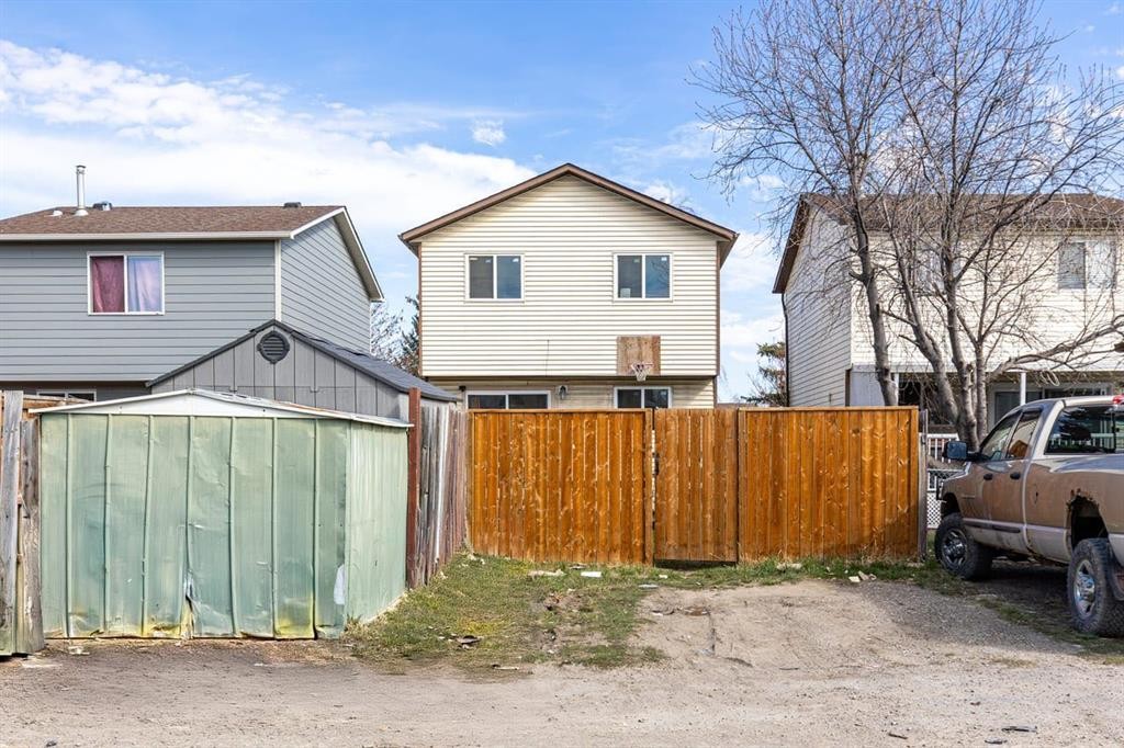 13 Martindale Boulevard Ne, Calgary, AB - Outdoor