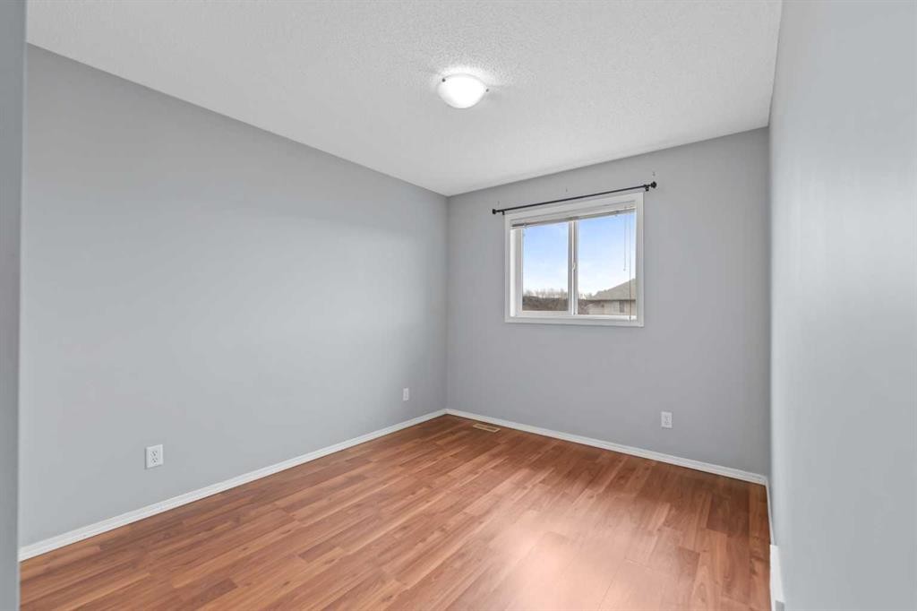 116 Saddlebrook Common Ne, Calgary, AB - Indoor Photo Showing Other Room