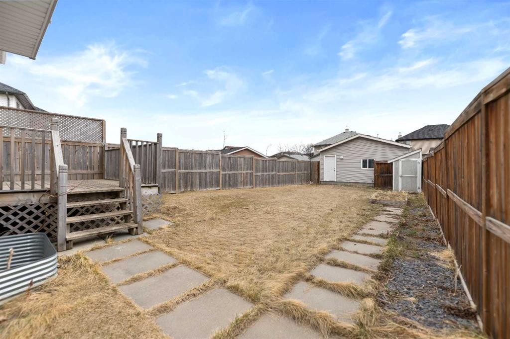 116 Saddlebrook Common Ne, Calgary, AB - Outdoor