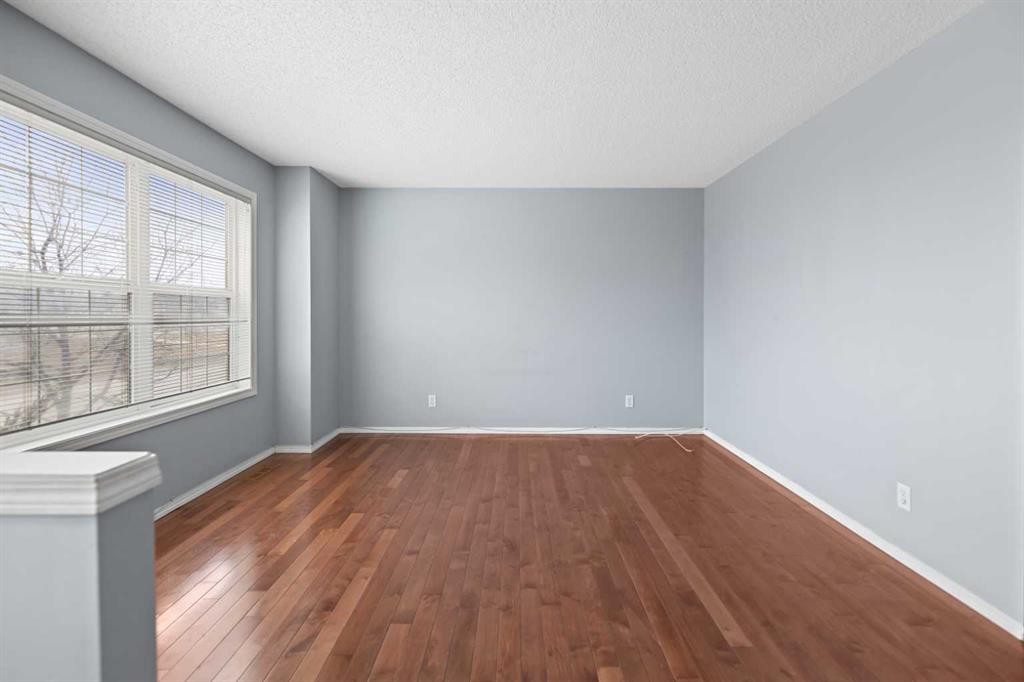 116 Saddlebrook Common Ne, Calgary, AB - Indoor Photo Showing Other Room