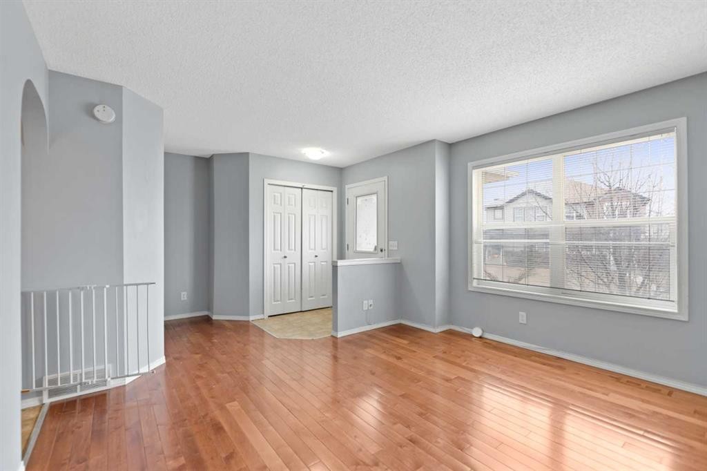 116 Saddlebrook Common Ne, Calgary, AB - Indoor Photo Showing Other Room