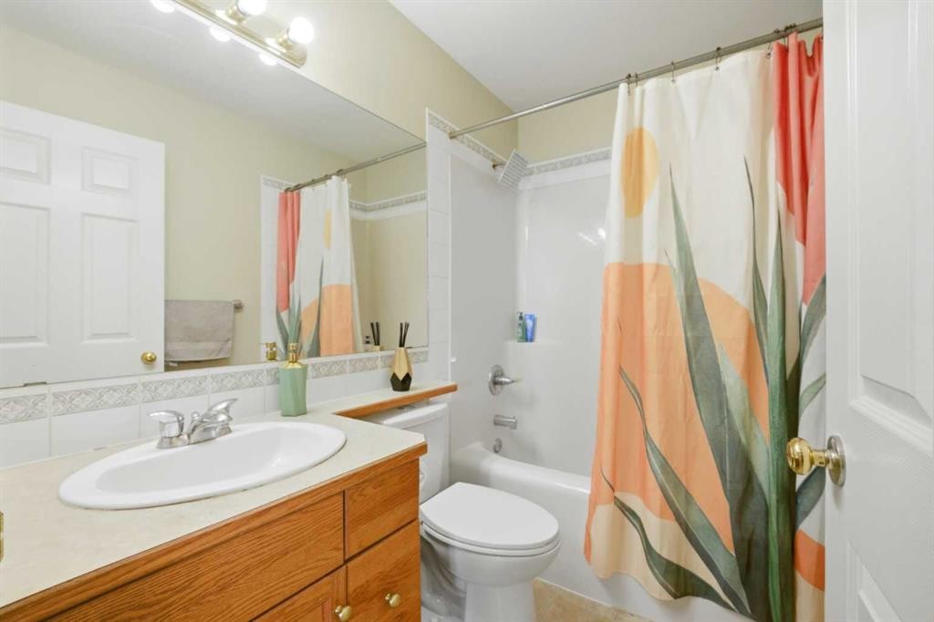 39 Saddlemont Close Ne, Calgary, AB - Indoor Photo Showing Bathroom