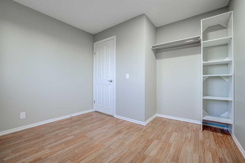 171 Erin Woods Drive Se, Calgary, AB - Indoor Photo Showing Other Room