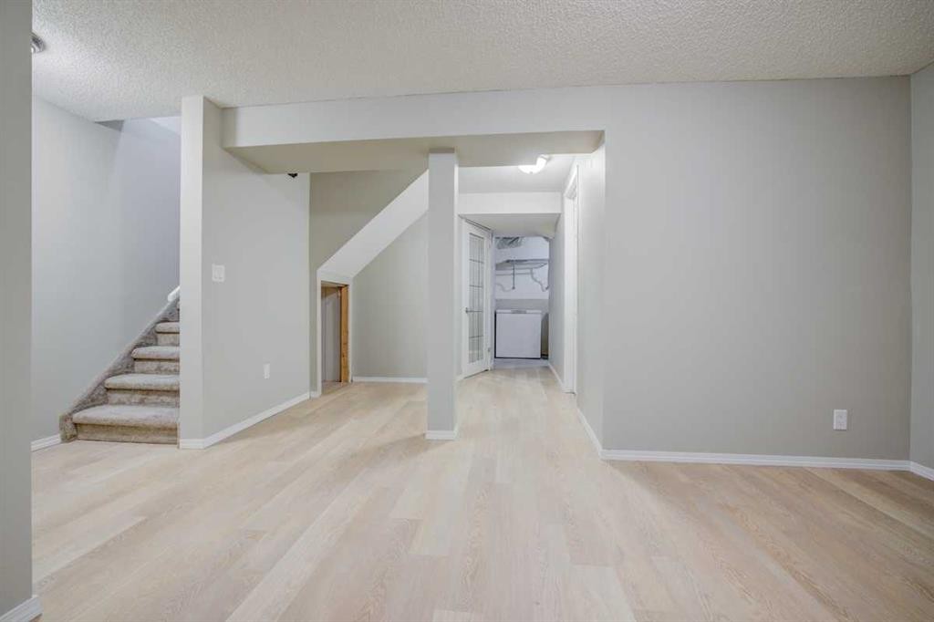 171 Erin Woods Drive Se, Calgary, AB - Indoor Photo Showing Other Room