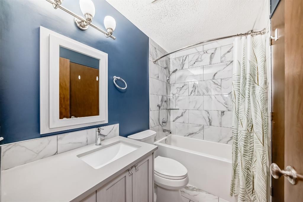 255 Falshire Way Ne, Calgary, AB - Indoor Photo Showing Bathroom