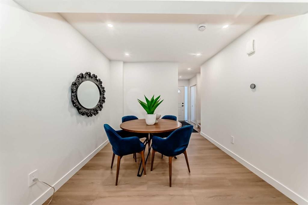 29-2519 38 Street Ne, Calgary, AB - Indoor Photo Showing Dining Room