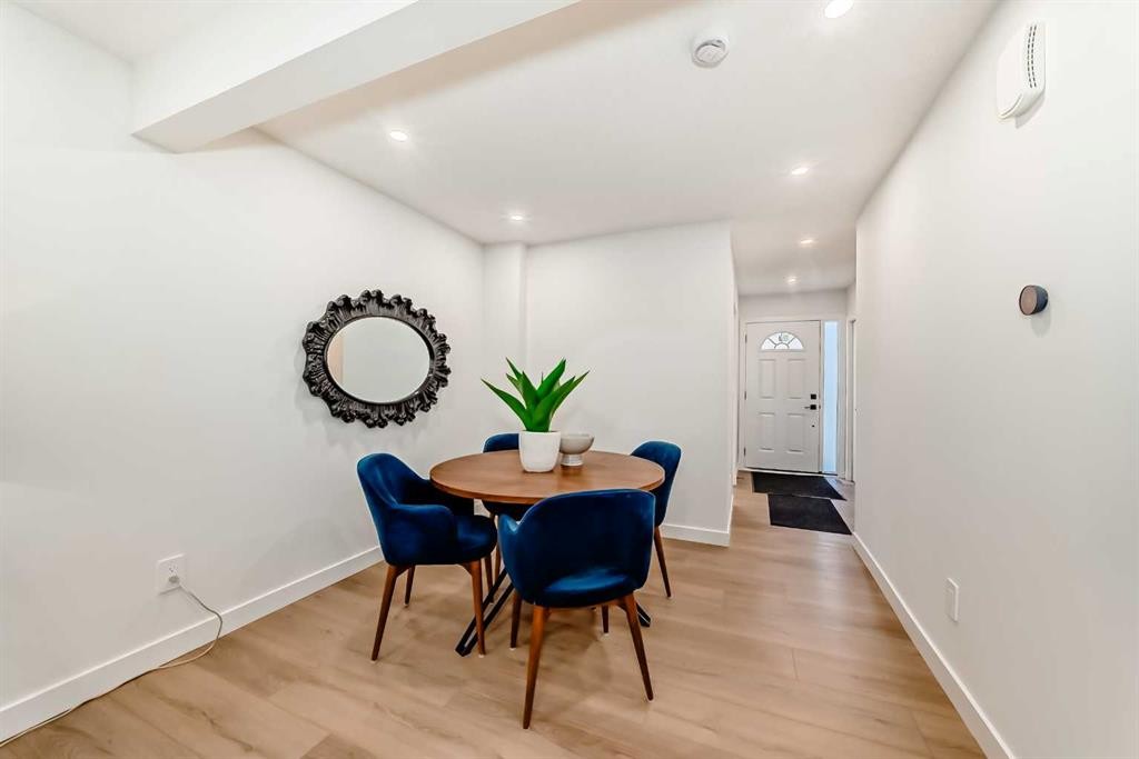 29-2519 38 Street Ne, Calgary, AB - Indoor Photo Showing Dining Room