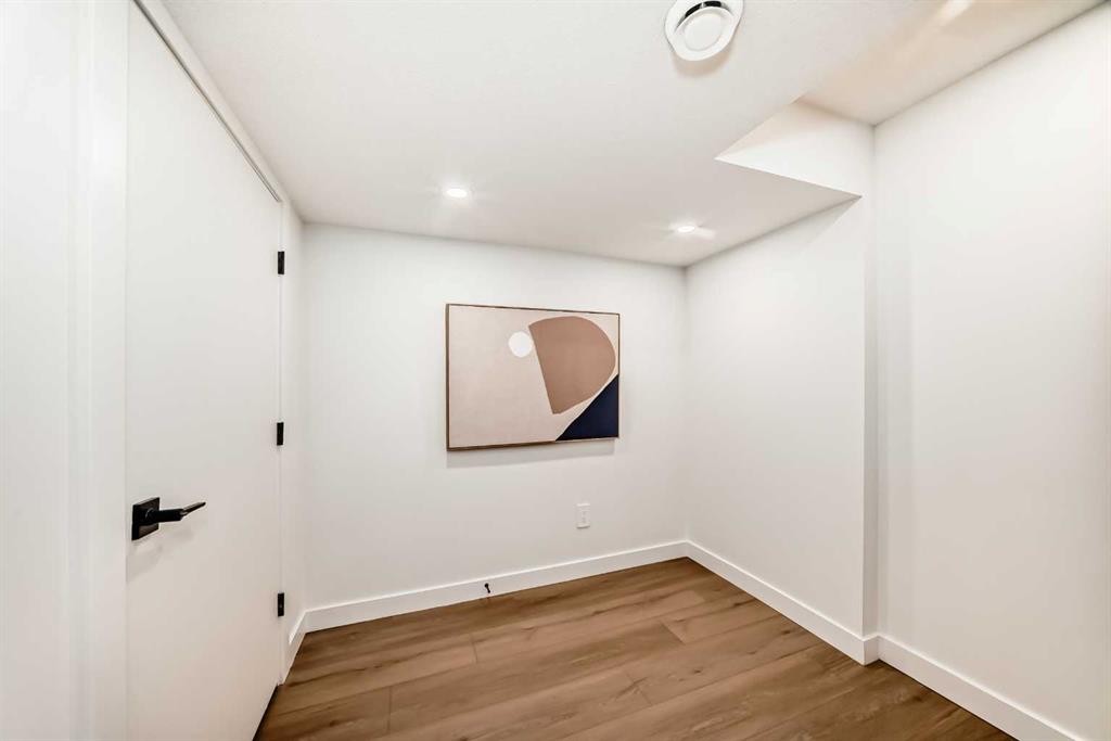 29-2519 38 Street Ne, Calgary, AB - Indoor Photo Showing Other Room