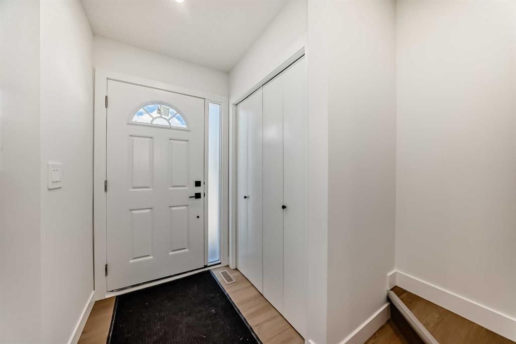 29-2519 38 Street Ne, Calgary, AB - Indoor Photo Showing Other Room