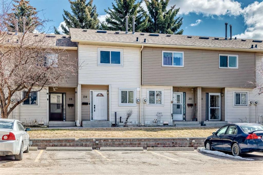 29-2519 38 Street Ne, Calgary, AB - Outdoor With Facade