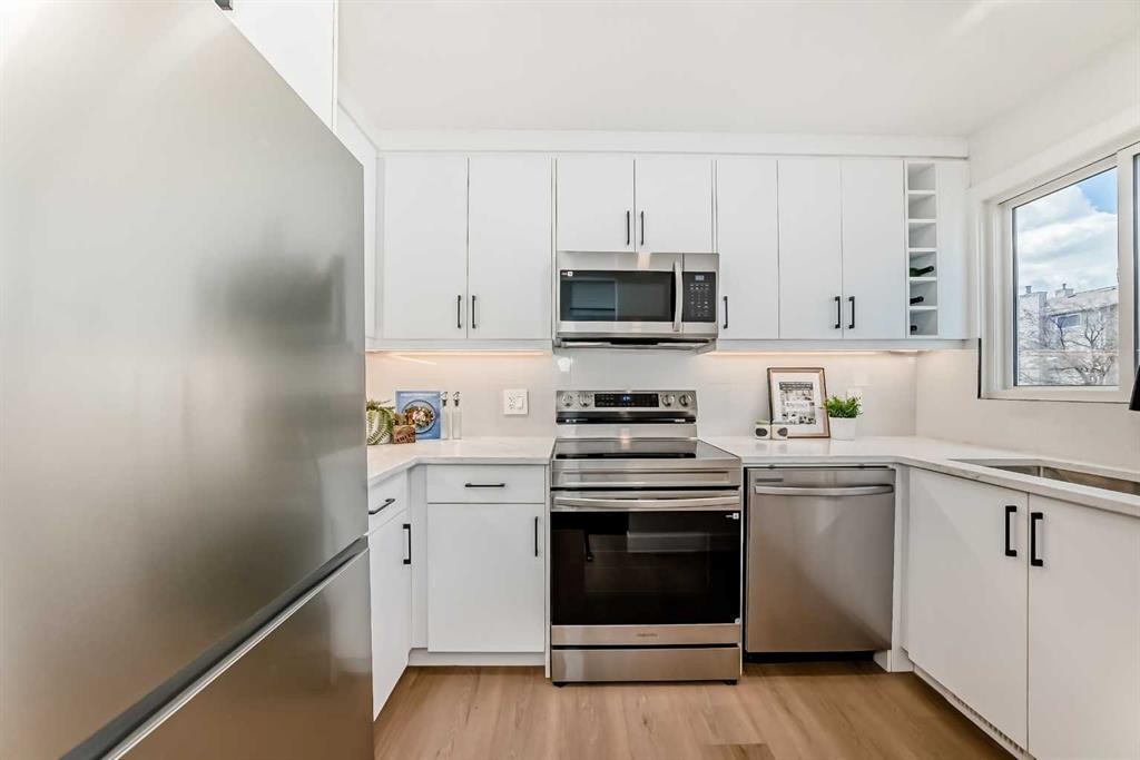29-2519 38 Street Ne, Calgary, AB - Indoor Photo Showing Kitchen