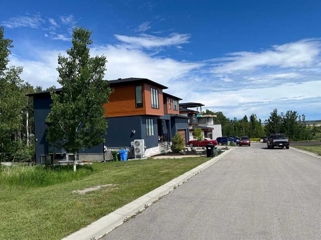 12-3622 85 Street Sw, Calgary, AB
