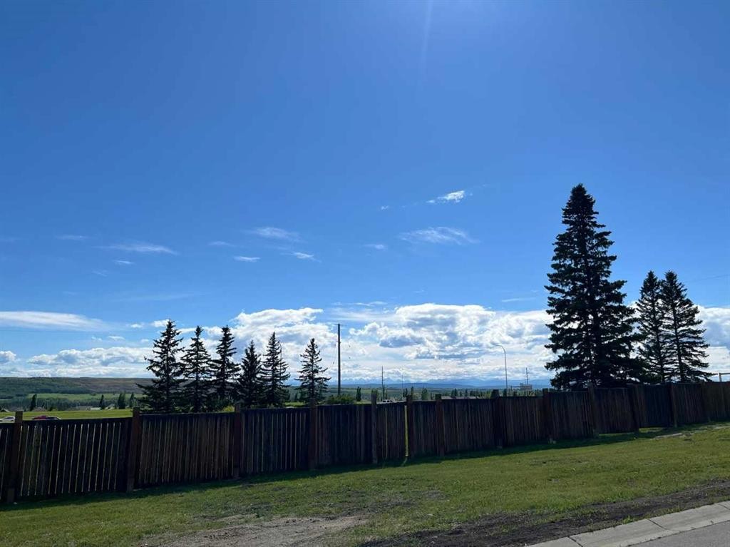 12-3622 85 Street Sw, Calgary, AB