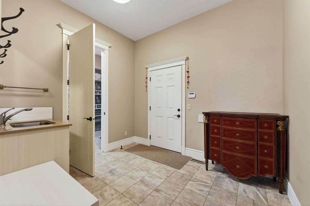 33 Waters Edge Drive, Heritage Pointe, AB - Indoor