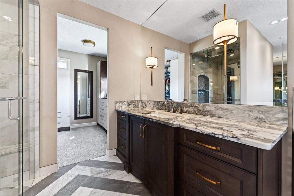 33 Waters Edge Drive, Heritage Pointe, AB - Indoor Photo Showing Bathroom