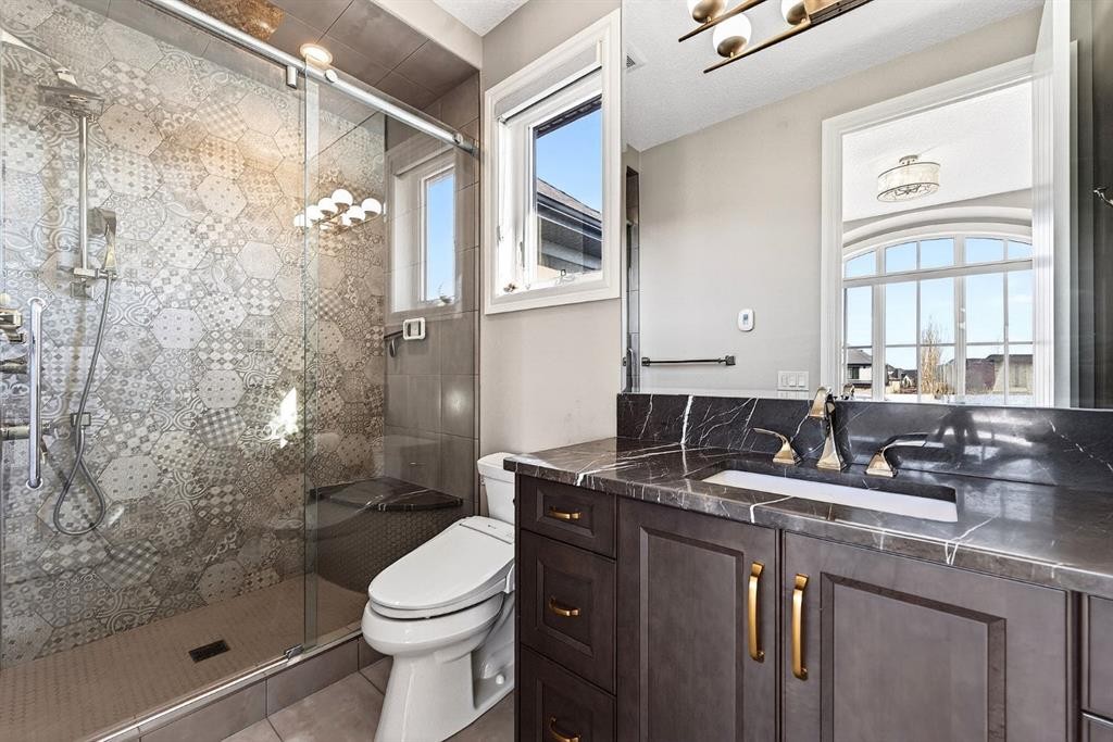 33 Waters Edge Drive, Heritage Pointe, AB - Indoor Photo Showing Bathroom
