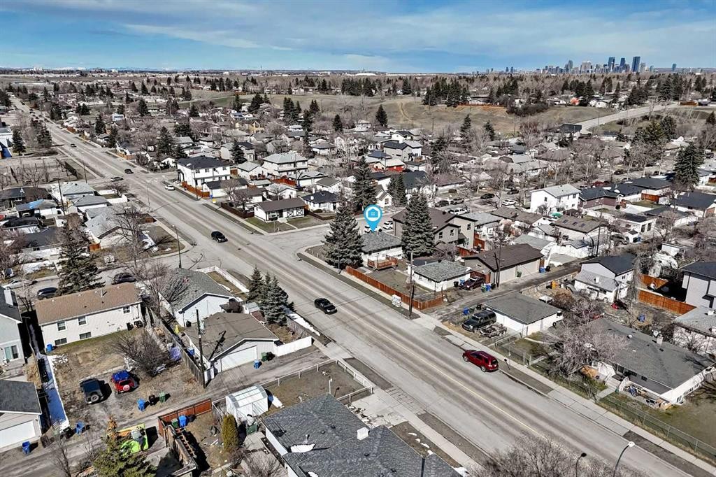 7448 21 Street Se, Calgary, AB - Outdoor With View