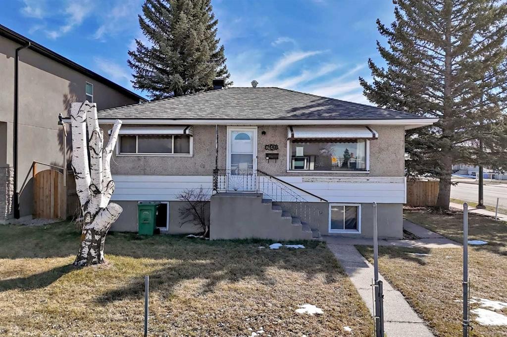 7448 21 Street Se, Calgary, AB - Outdoor