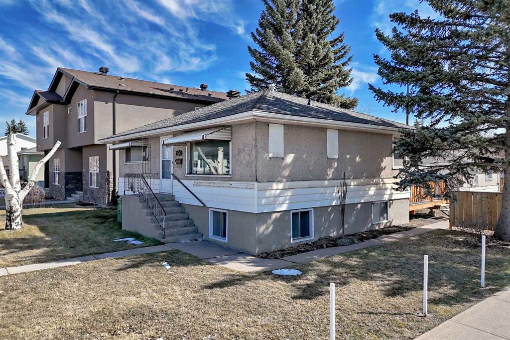 7448 21 Street Se, Calgary, AB - Outdoor