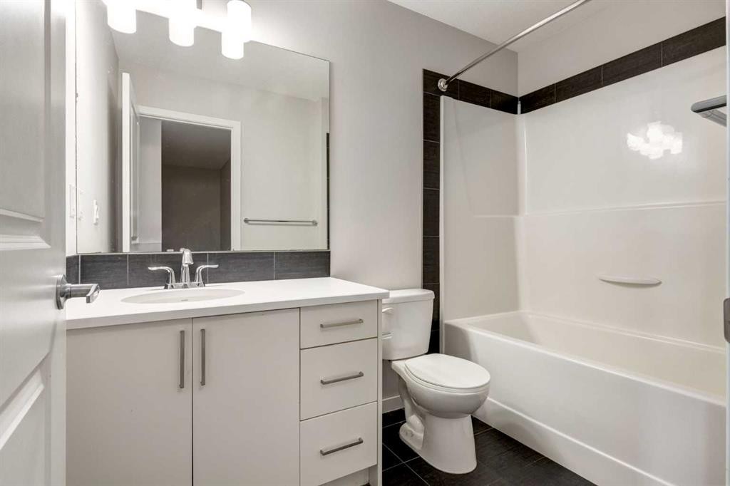 70 Howse Common Ne, Calgary, AB - Indoor Photo Showing Bathroom