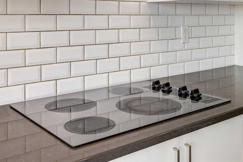 70 Howse Common Ne, Calgary, AB - Indoor Photo Showing Kitchen