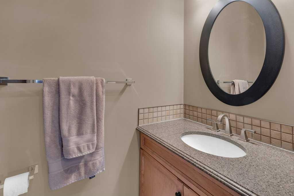44 Mahogany Rise Se, Calgary, AB - Indoor Photo Showing Bathroom
