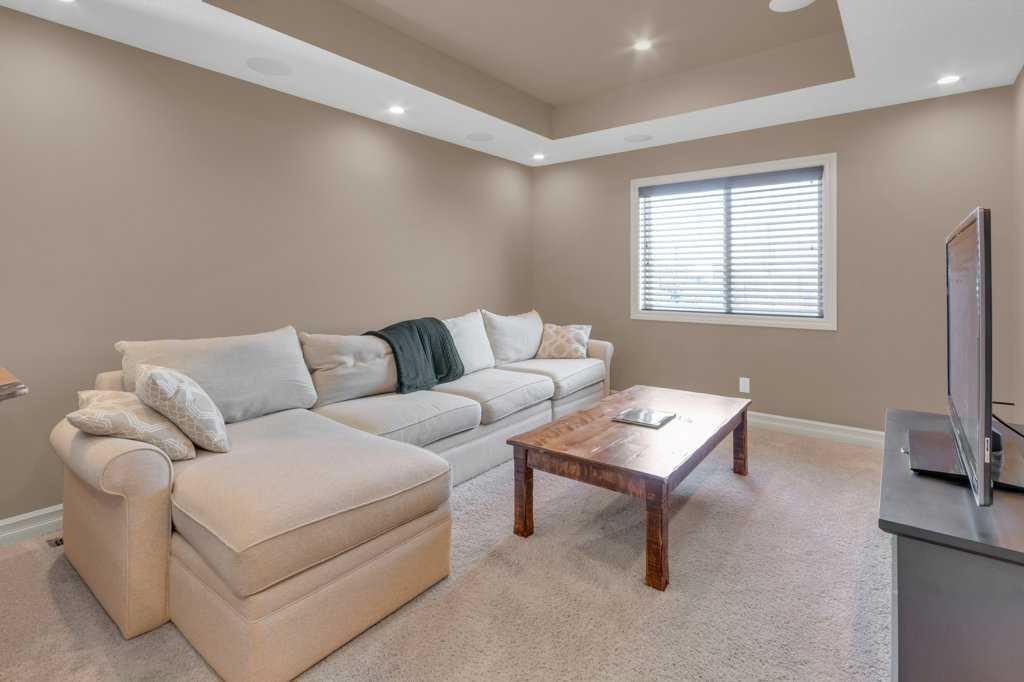 44 Mahogany Rise Se, Calgary, AB - Indoor Photo Showing Living Room