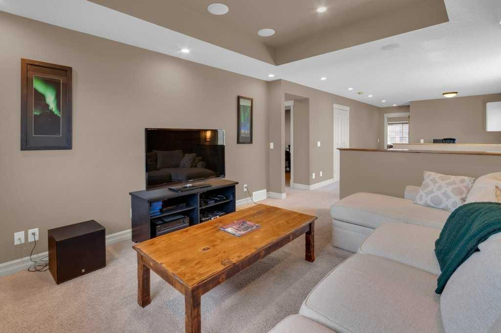 44 Mahogany Rise Se, Calgary, AB - Indoor Photo Showing Living Room