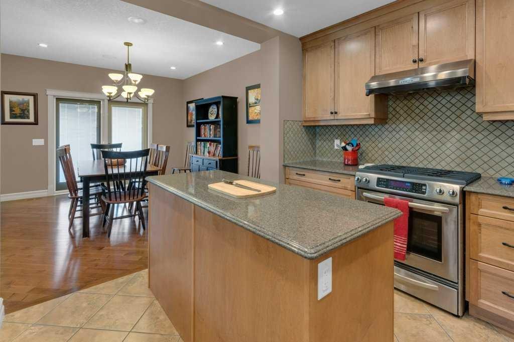 44 Mahogany Rise Se, Calgary, AB - Indoor Photo Showing Kitchen