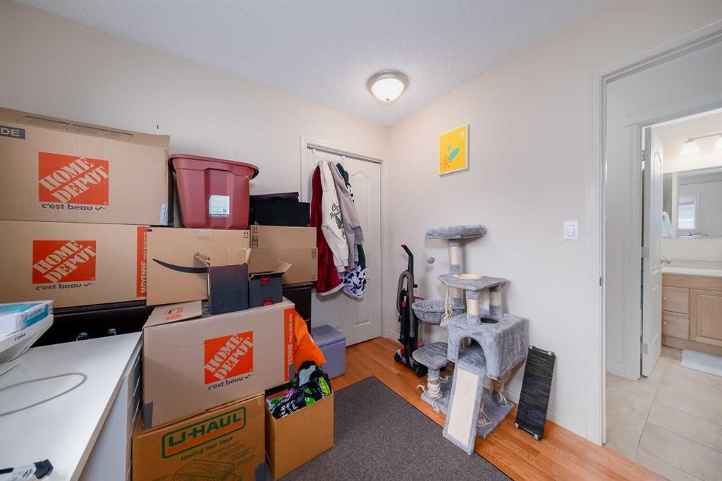 60 Doverview Place Se, Calgary, AB - Indoor Photo Showing Other Room