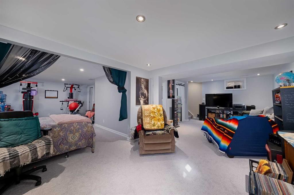 60 Doverview Place Se, Calgary, AB - Indoor