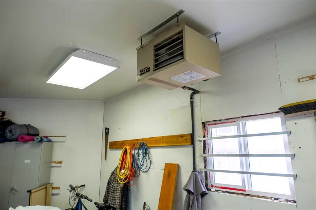 60 Doverview Place Se, Calgary, AB - Indoor