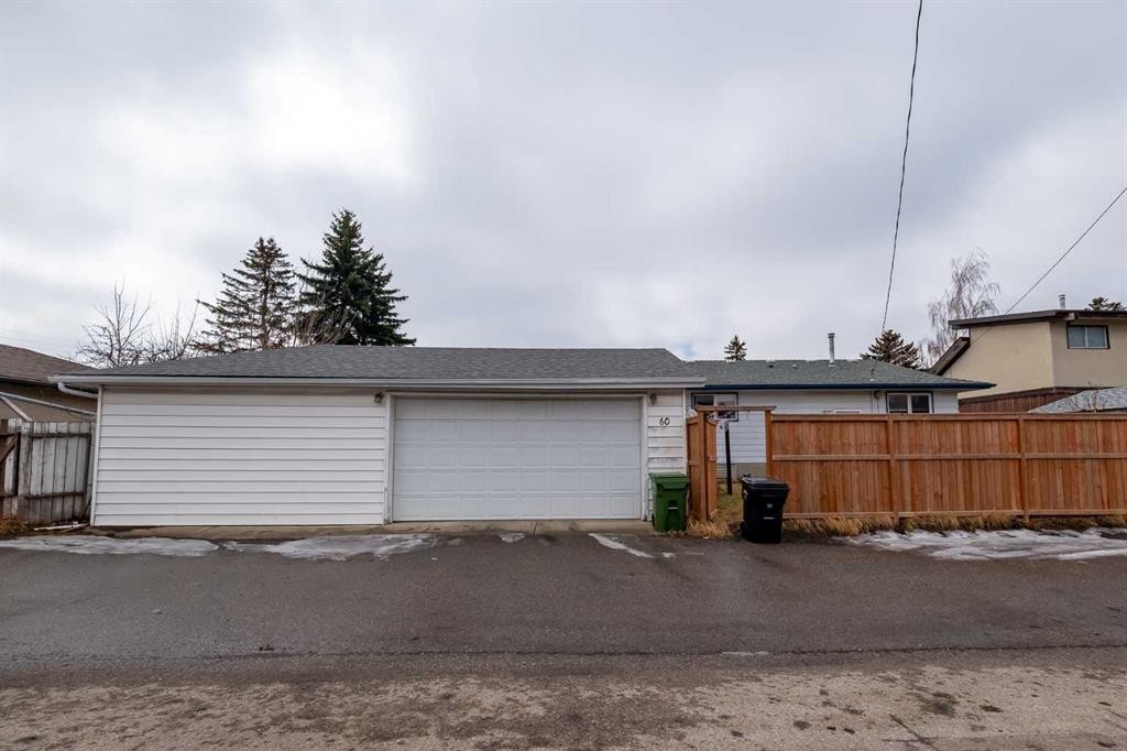 60 Doverview Place Se, Calgary, AB - Outdoor