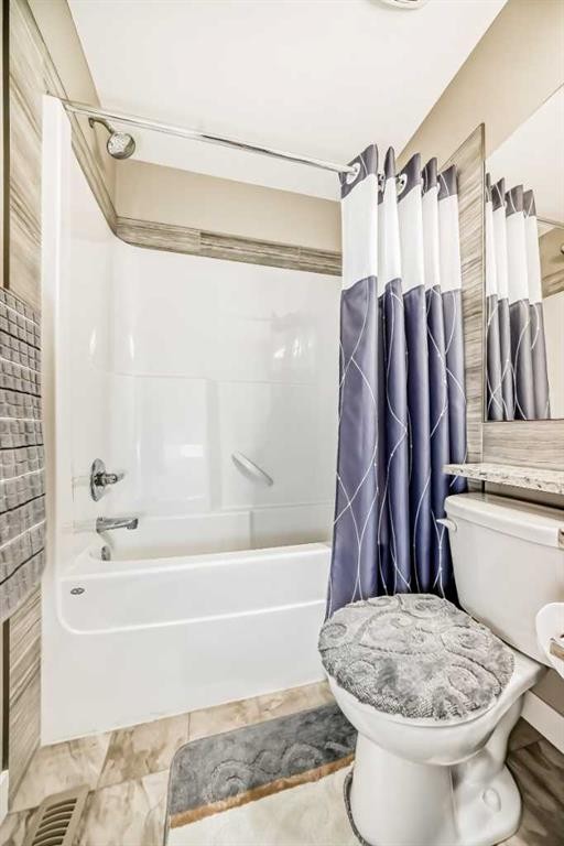 222 Redstone View Ne, Calgary, AB - Indoor Photo Showing Bathroom