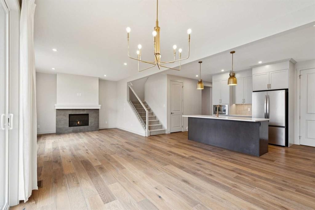 243 Marina Grove Se, Calgary, AB
