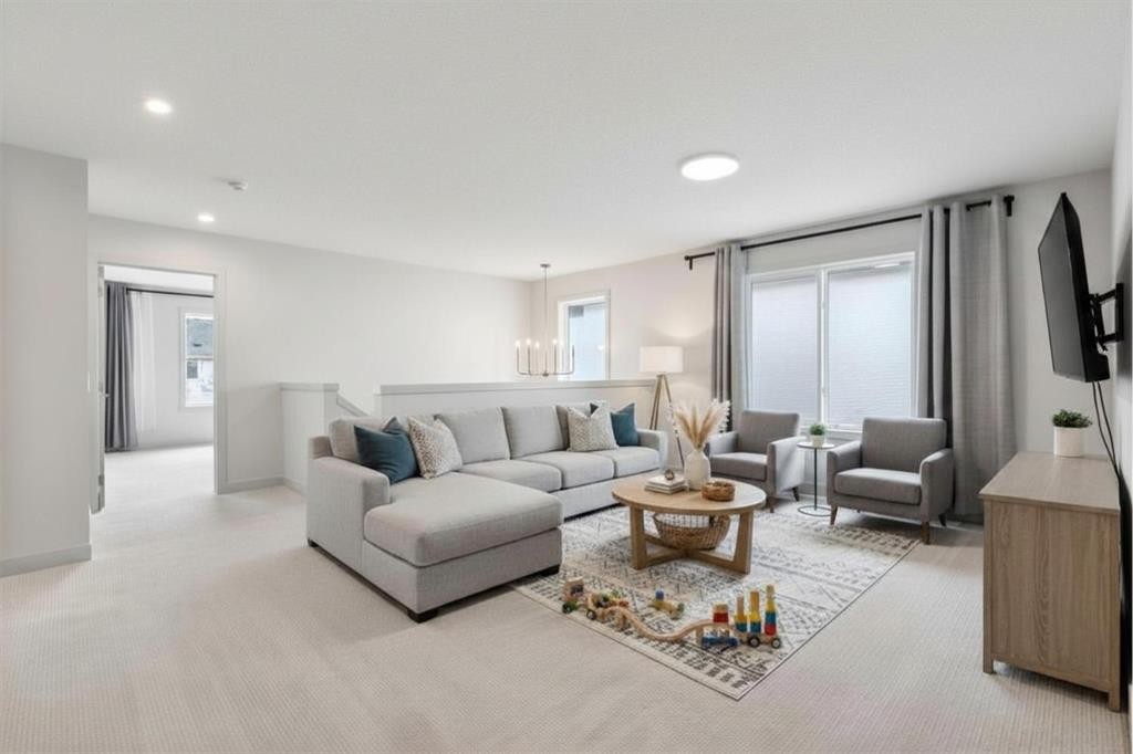 243 Marina Grove Se, Calgary, AB