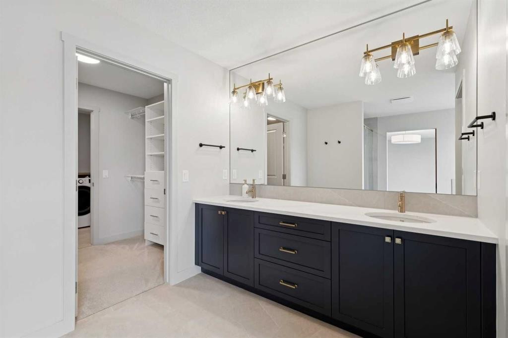 243 Marina Grove Se, Calgary, AB
