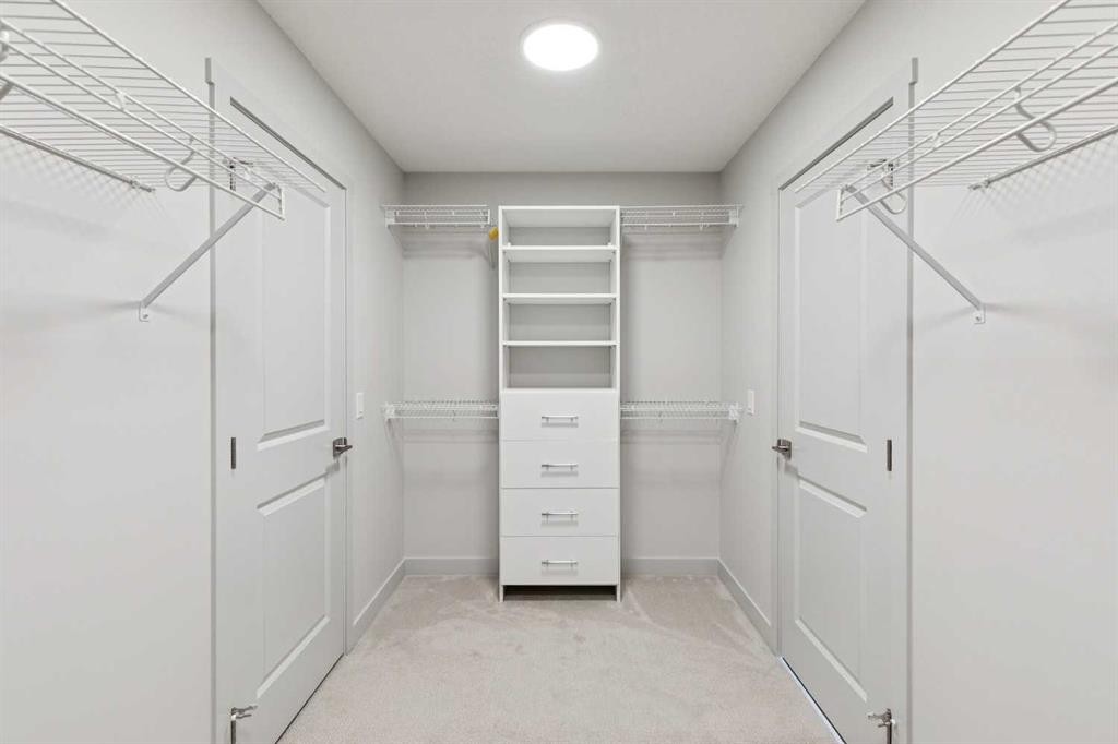 243 Marina Grove Se, Calgary, AB