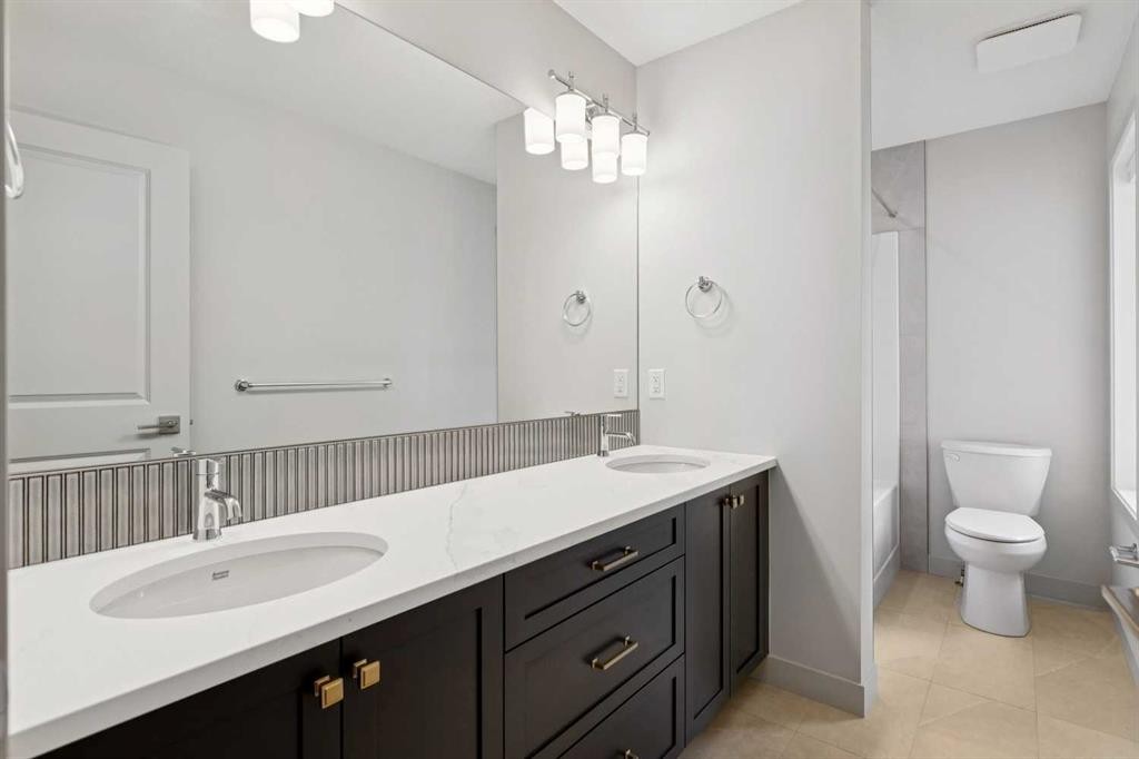 243 Marina Grove Se, Calgary, AB