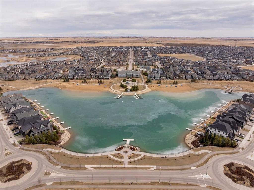 243 Marina Grove Se, Calgary, AB
