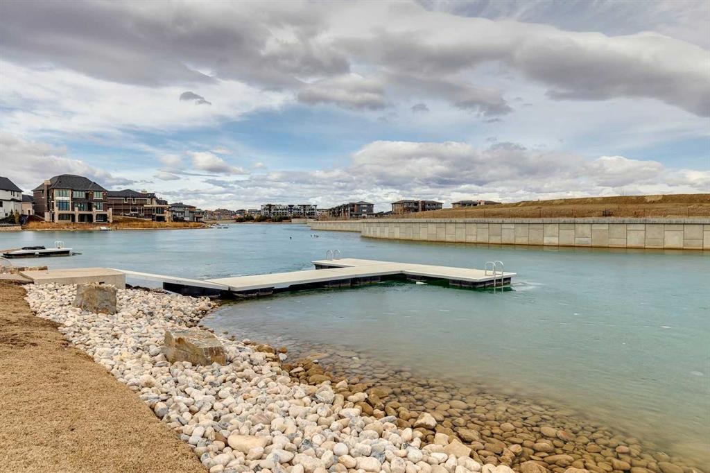 243 Marina Grove Se, Calgary, AB