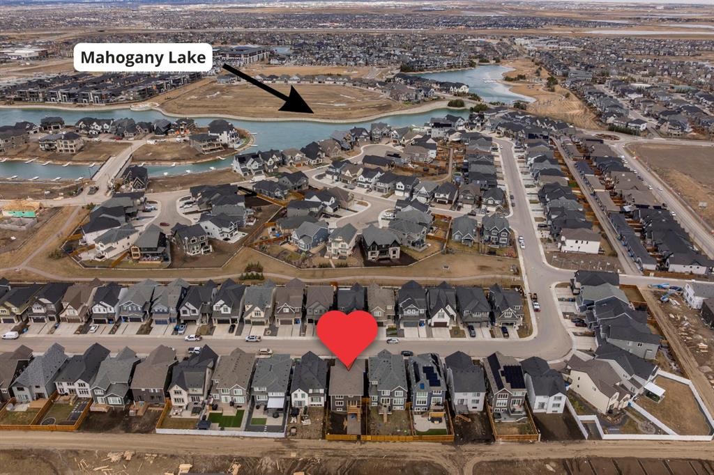 243 Marina Grove Se, Calgary, AB