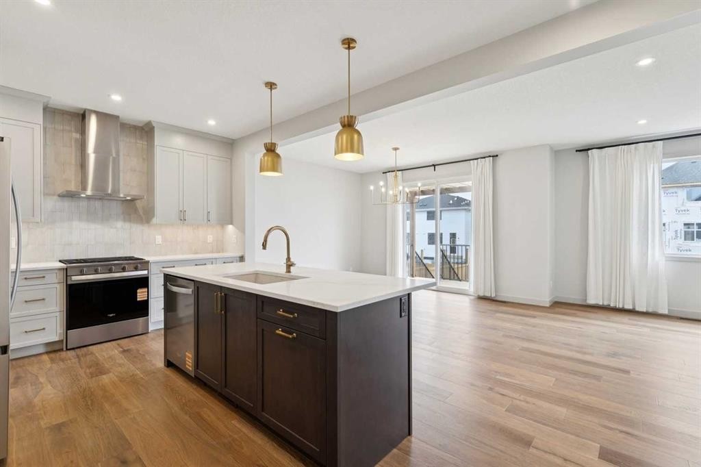 243 Marina Grove Se, Calgary, AB