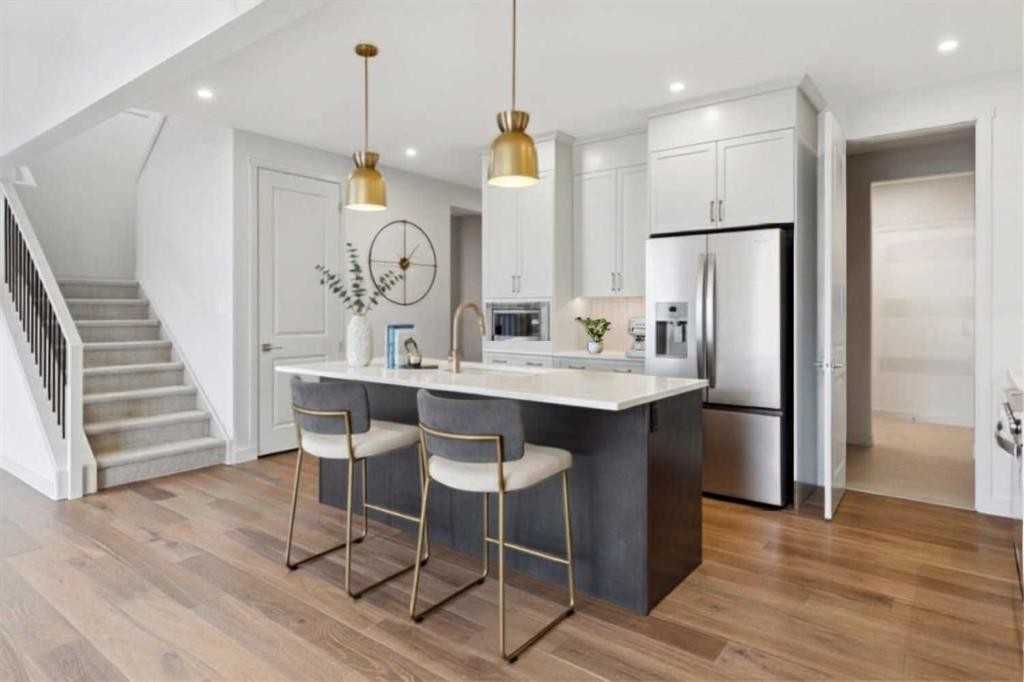 243 Marina Grove Se, Calgary, AB